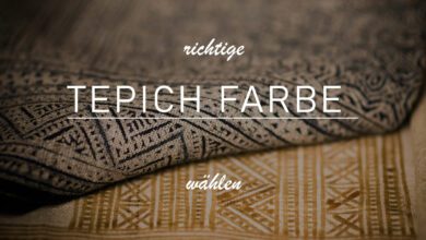 Nahaufnahme von zwei Teppichen in afrikanischer Musterung. Der obere Teppich ist in dunkelblau und der untere Teppich in Gold gehalten. Das Bild ist leicht abgedunkelt um den Titel lesen zu können: richtige Teppich Farbe wählen