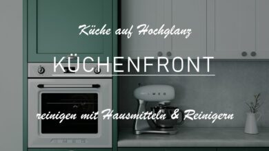 Titelbild mit der Aufschrift: Küchenfront reinigen mit Hausmitteln und Reinigern - so polierst Du Deine Küche auf Hochglanz. Zu sehen ist ein kleiner Ausschnitt der Küchen mit weißen und türkisfarbenen Fronten. Gerade bei weißen Fronten sollte man besonders Acht geben, damit diese nicht vergilben. Wie Du vergilbte Küchenfronten wieder aufhellst, erfährst Du im Beitrag.