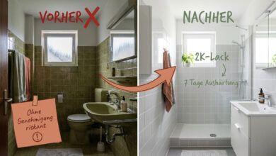 Vorher-Nachher-Vergleich Fliesenaufkleber vs Fliesenlack – links veraltetes grünes Retro-Bad mit Hinweis ohne Genehmigung riskant, rechts weiß gestrichenes Bad mit 2K-Lack und 7 Tage Aushärtung